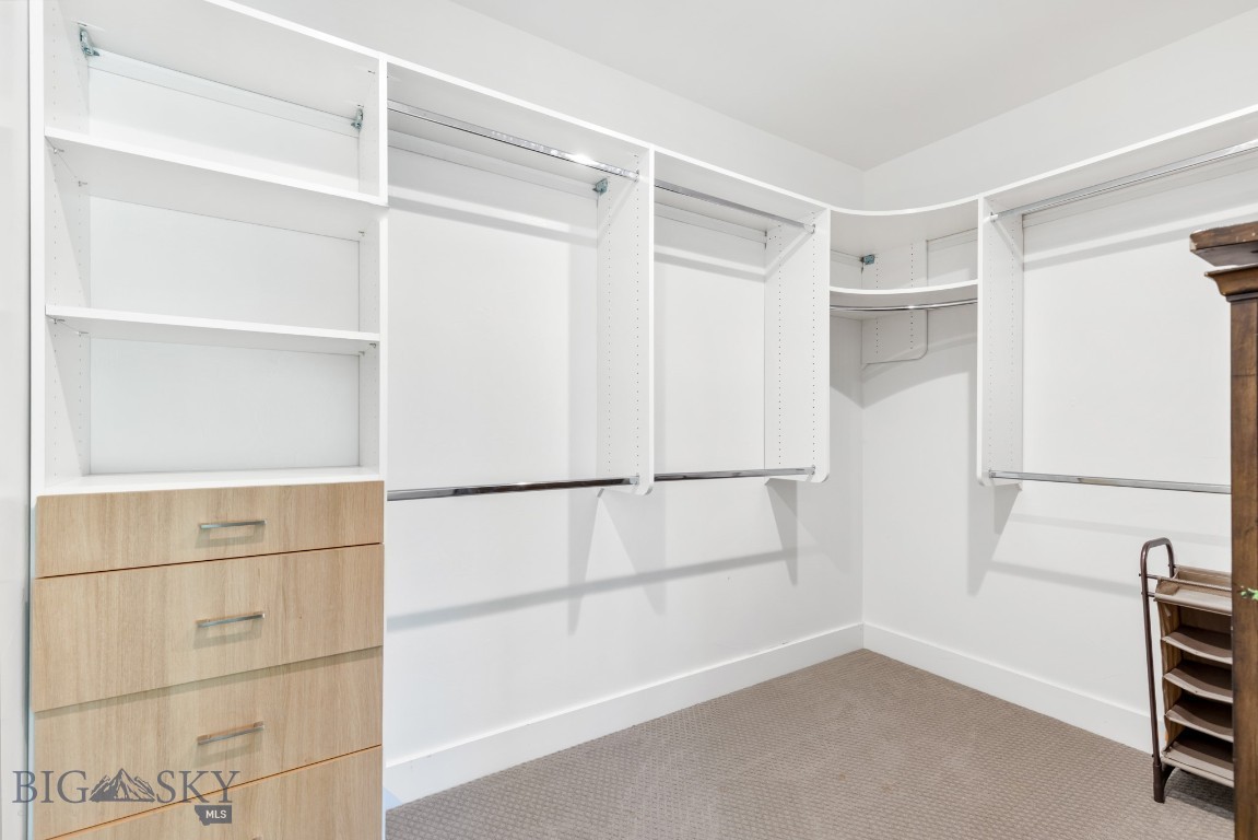 557 St Andrews Property Photo 45