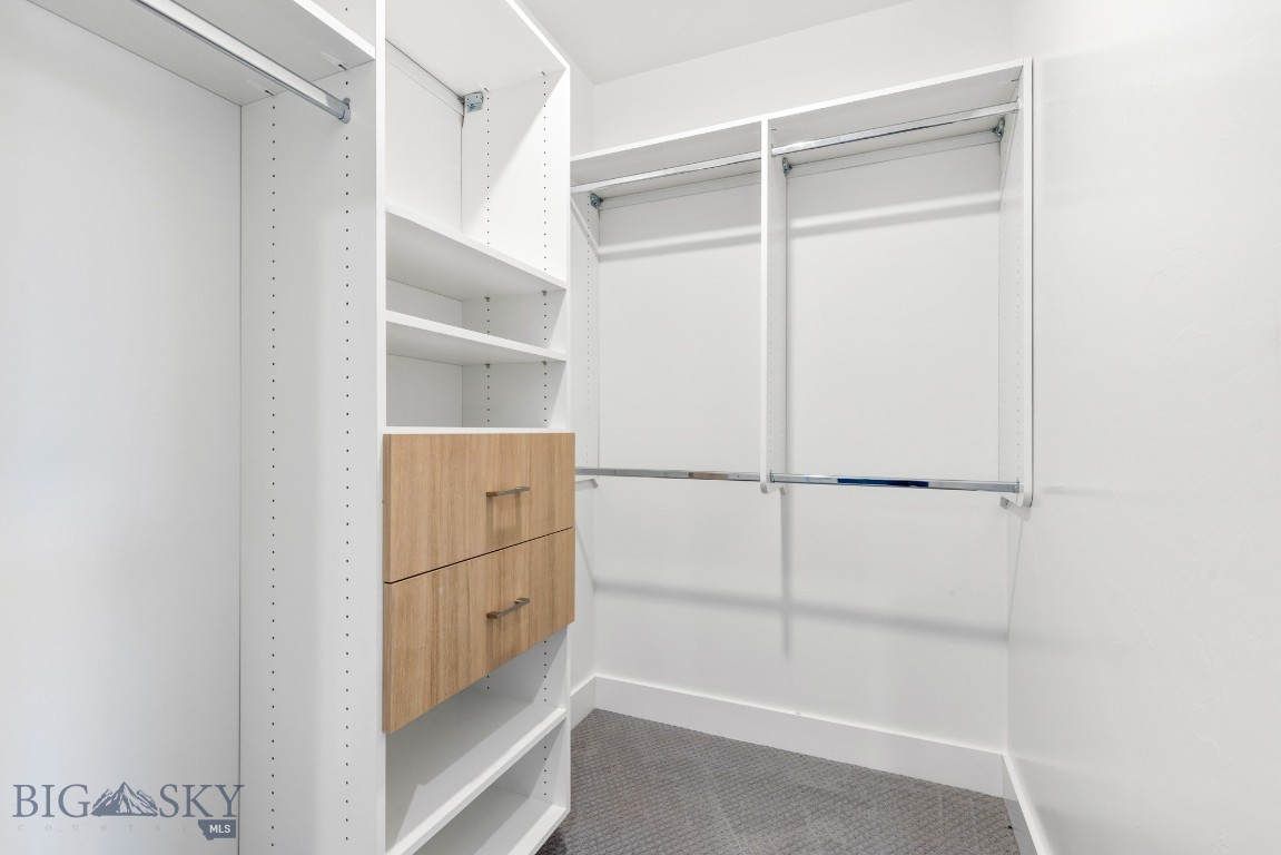 557 St Andrews Property Photo 47