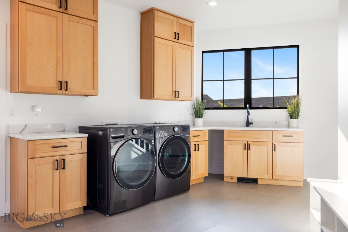 557 St Andrews Property Photo 50