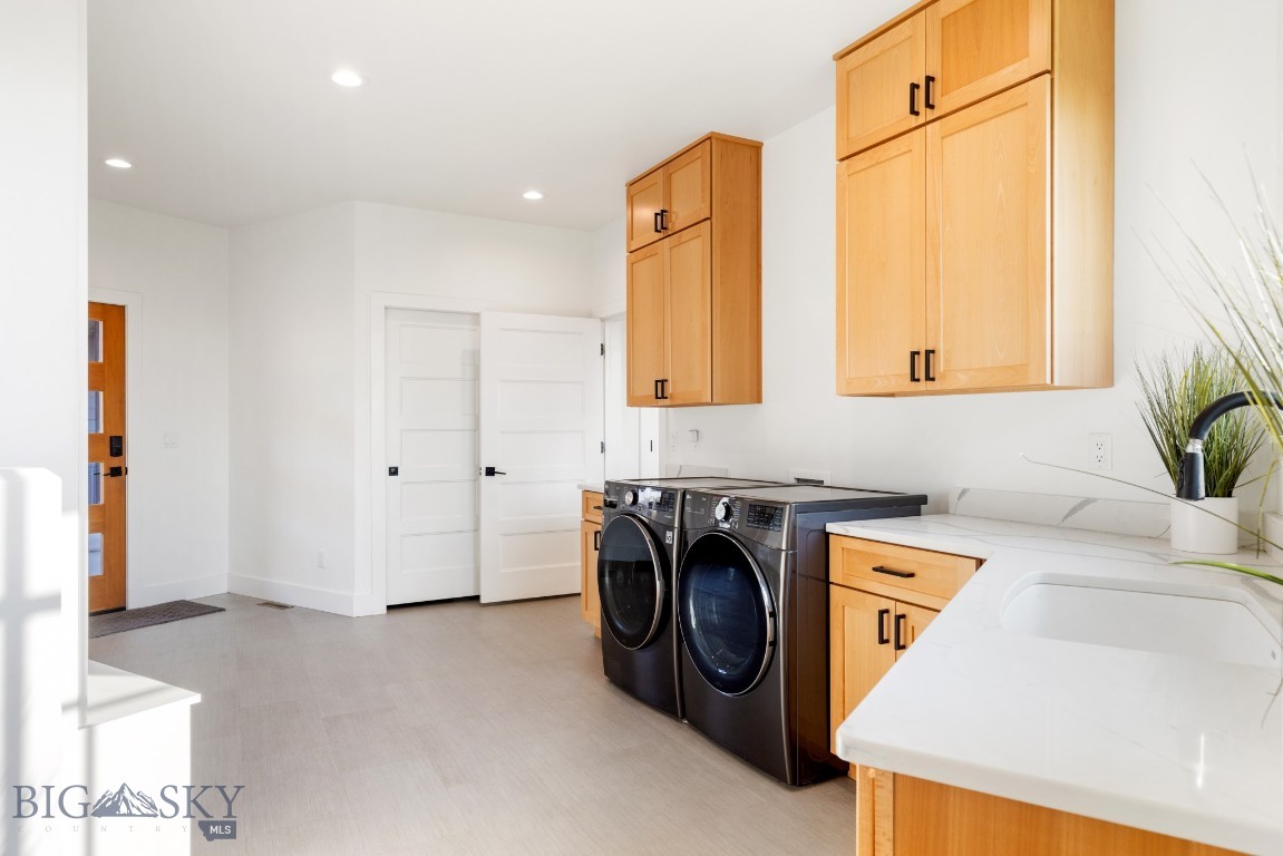 557 St Andrews Property Photo 52