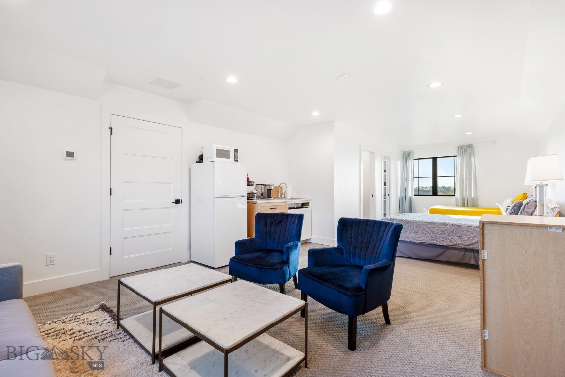 557 St Andrews Property Photo 54