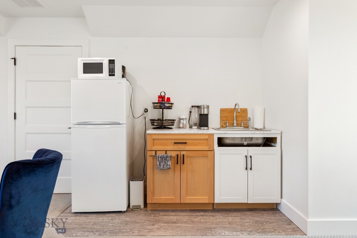 557 St Andrews Property Photo 56