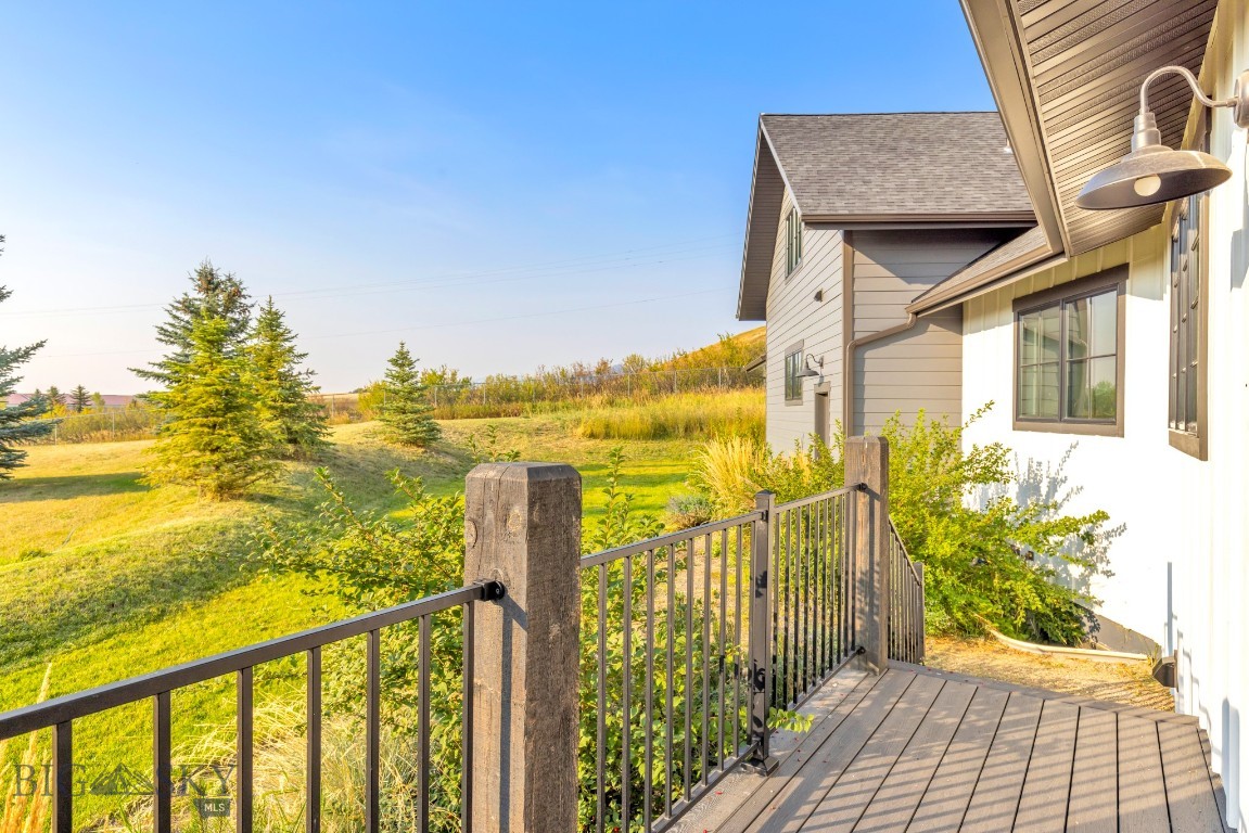 557 St Andrews Property Photo 62