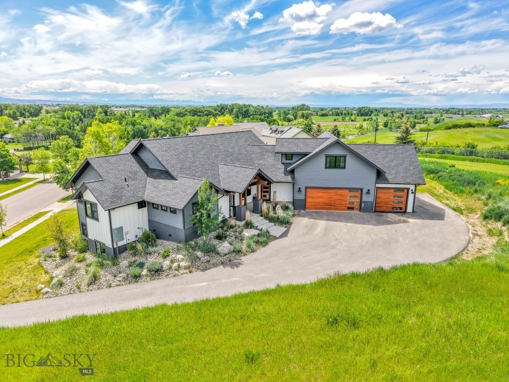 557 St Andrews Property Photo 67