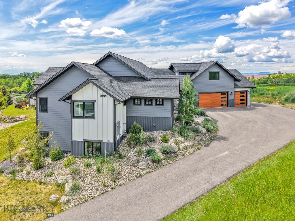 557 St Andrews Property Photo 68