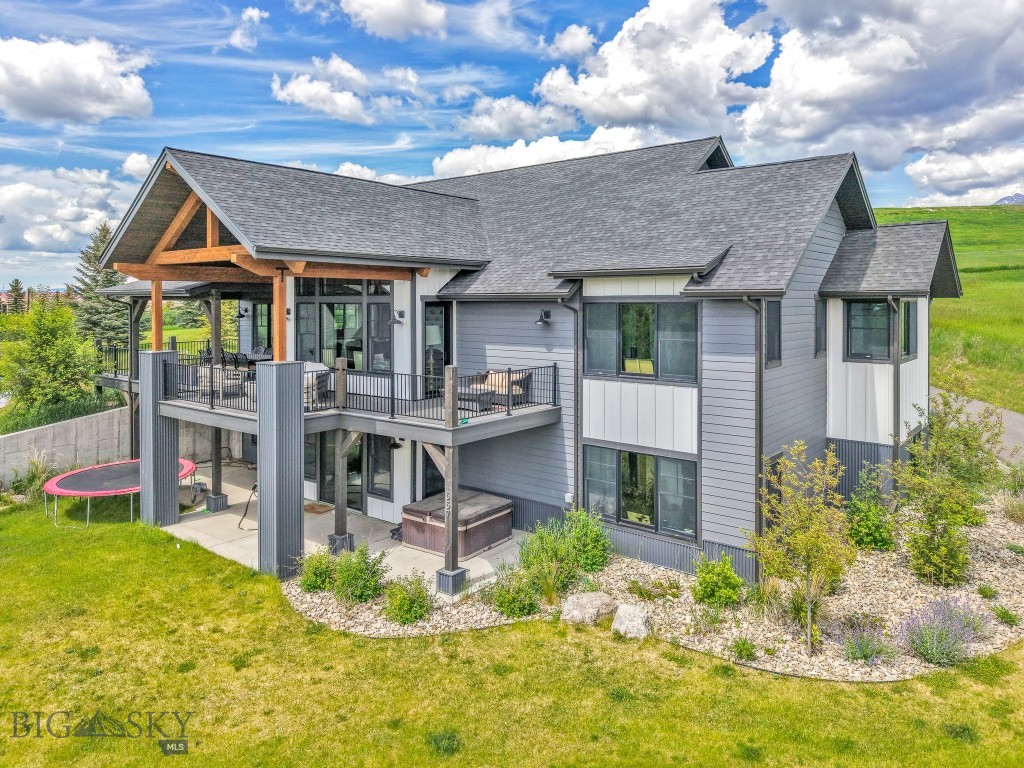 557 St Andrews Property Photo 69