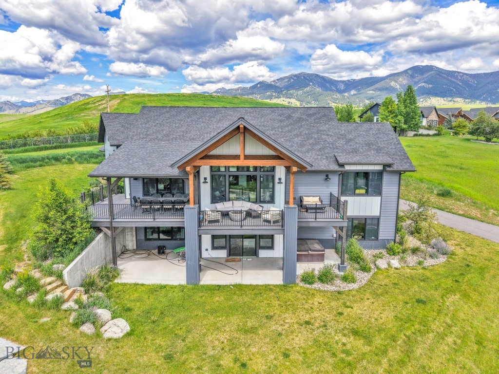 557 St Andrews Property Photo 70