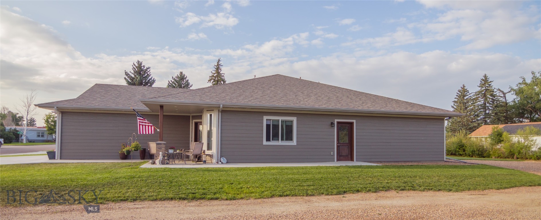 420 4th Avenue E Property Photo 3