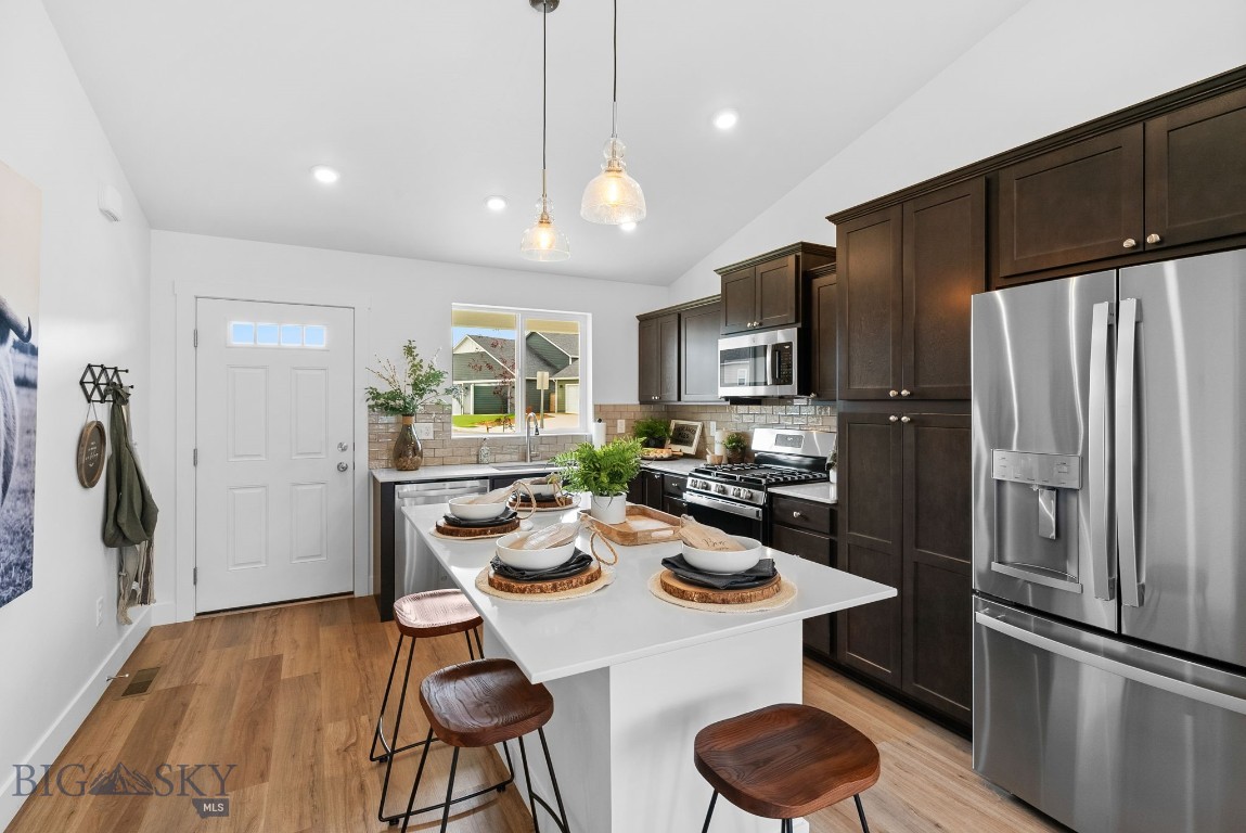 758 Thrice Loop Property Photo 3