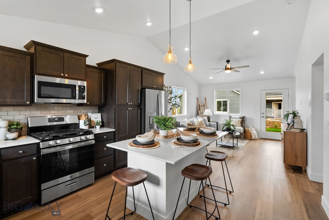 758 Thrice Loop Property Photo 5