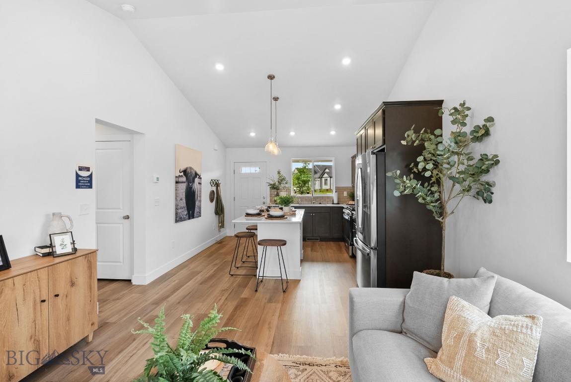 758 Thrice Loop Property Photo 6