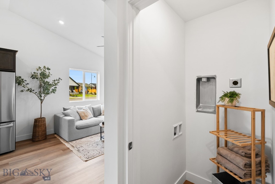 758 Thrice Loop Property Photo 8