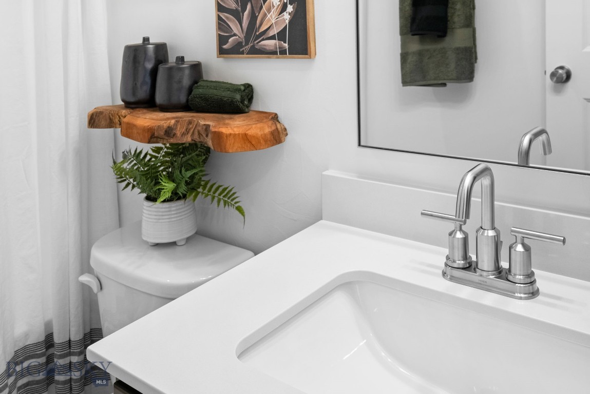 758 Thrice Loop Property Photo 16