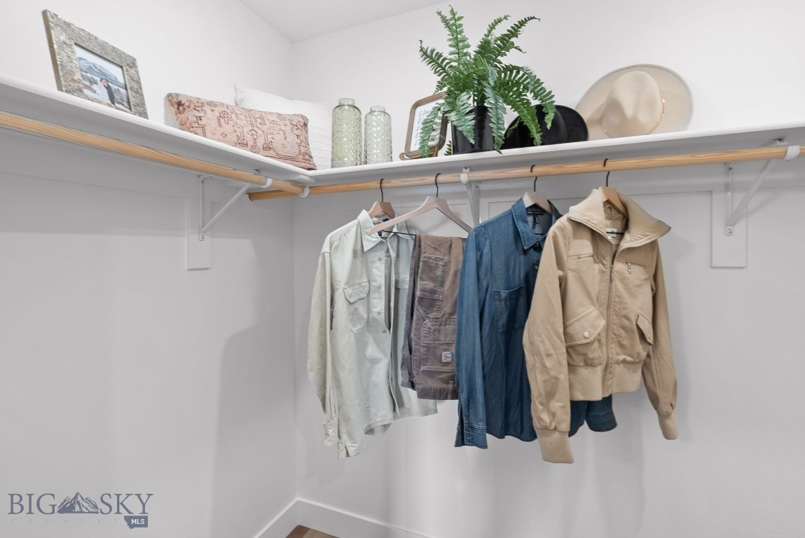 758 Thrice Loop Property Photo 23