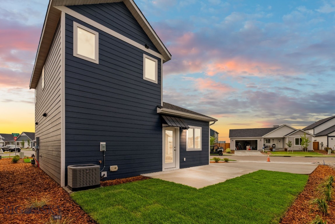 758 Thrice Loop Property Photo 24