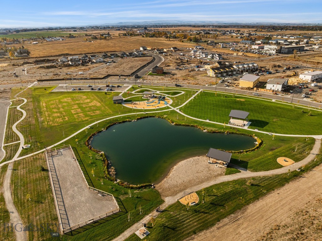 758 Thrice Loop Property Photo 35