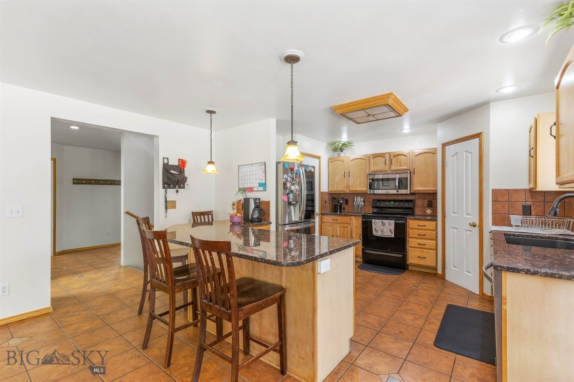 1010 Northern Pacific Property Photo 6