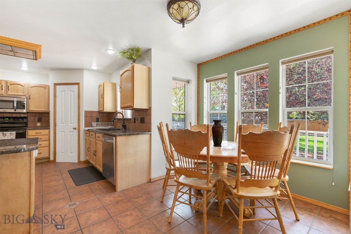 1010 Northern Pacific Property Photo 10