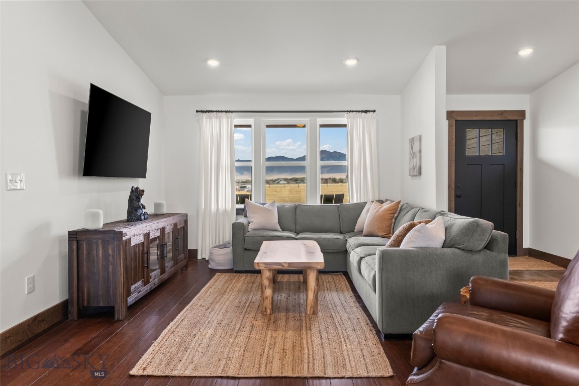 15 Madison Drive Property Photo 7