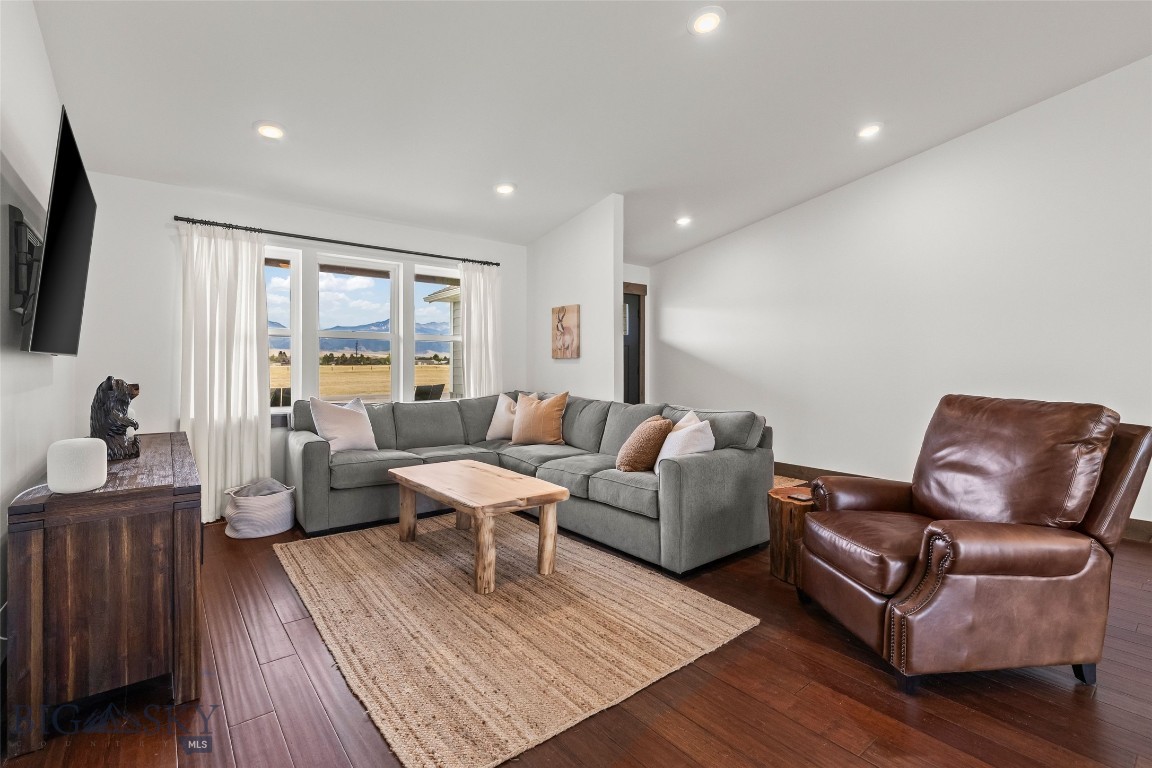 15 Madison Drive Property Photo 8