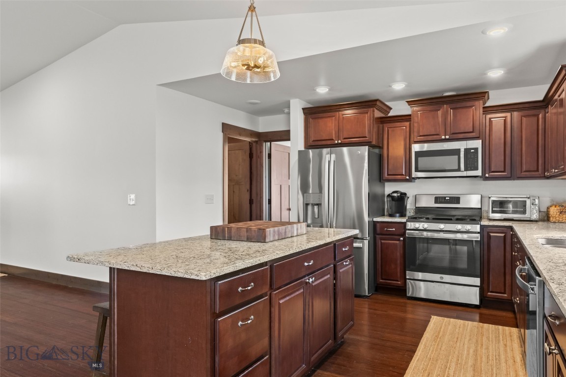 15 Madison Drive Property Photo 16