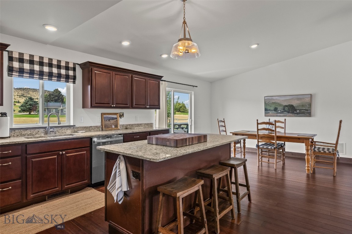 15 Madison Drive Property Photo 17