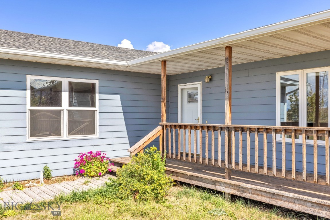 631 Mt Hwy 359 Property Photo 5