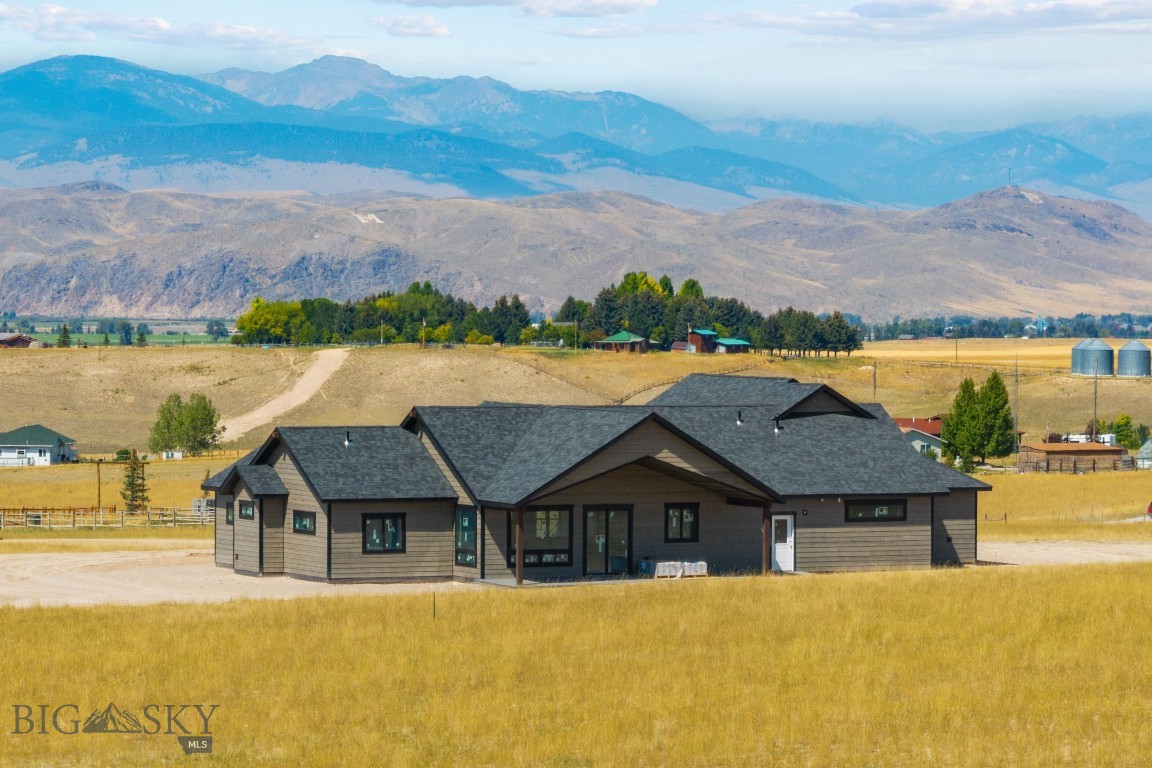 105 Thatcher Drive Property Photo 4