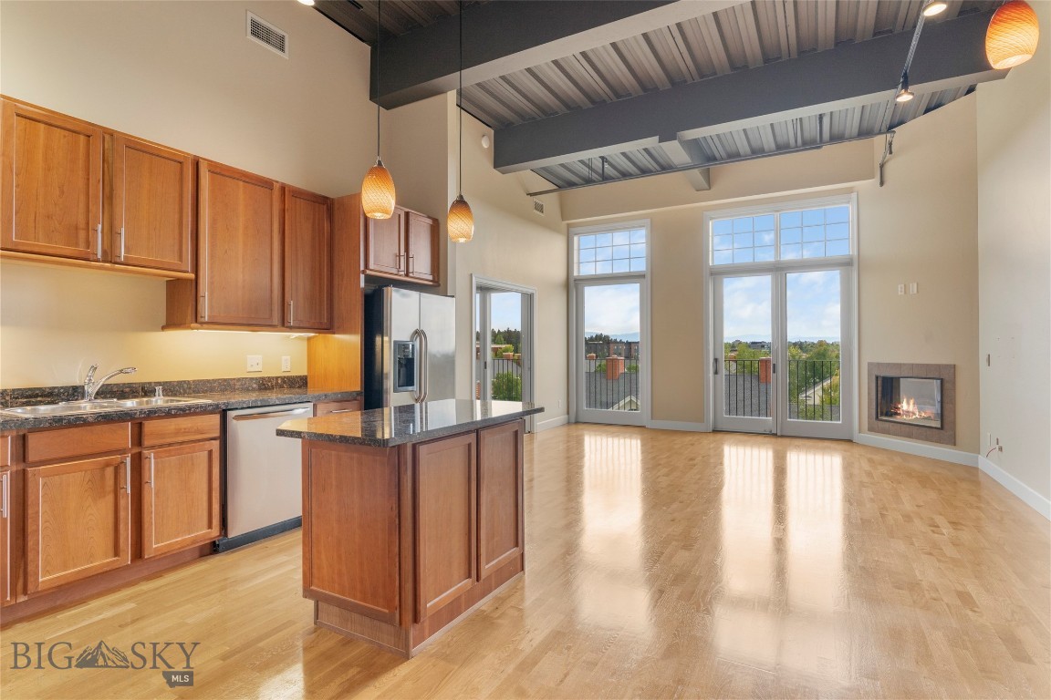 140 Village Crossing 4c Property Photo 9