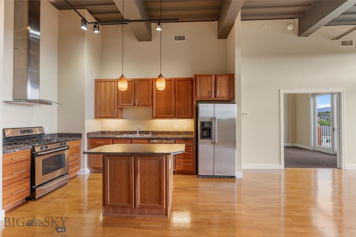 140 Village Crossing 4c Property Photo 18