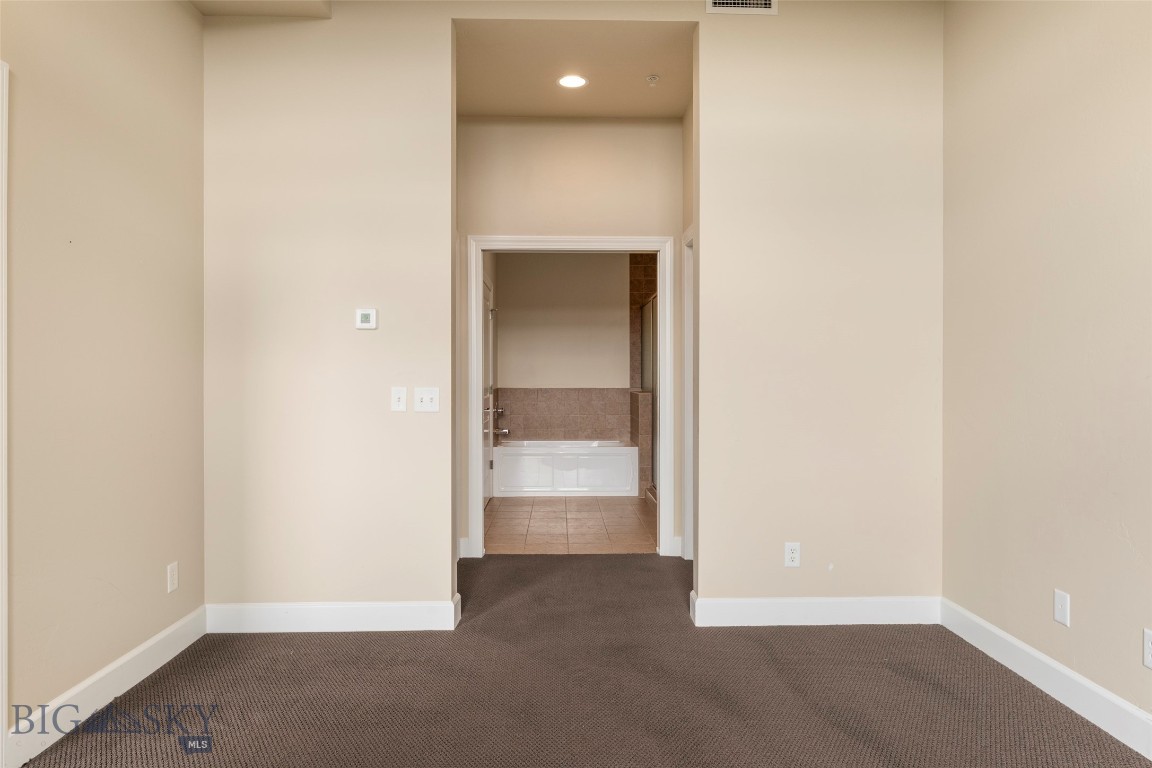 140 Village Crossing 4c Property Photo 22