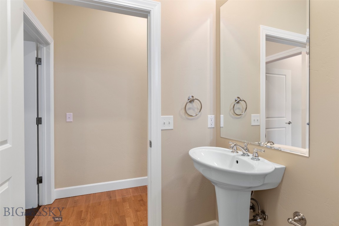 140 Village Crossing 4c Property Photo 35