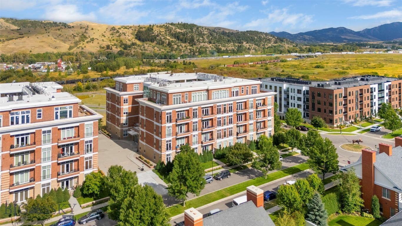 140 Village Crossing 4c Property Photo 37