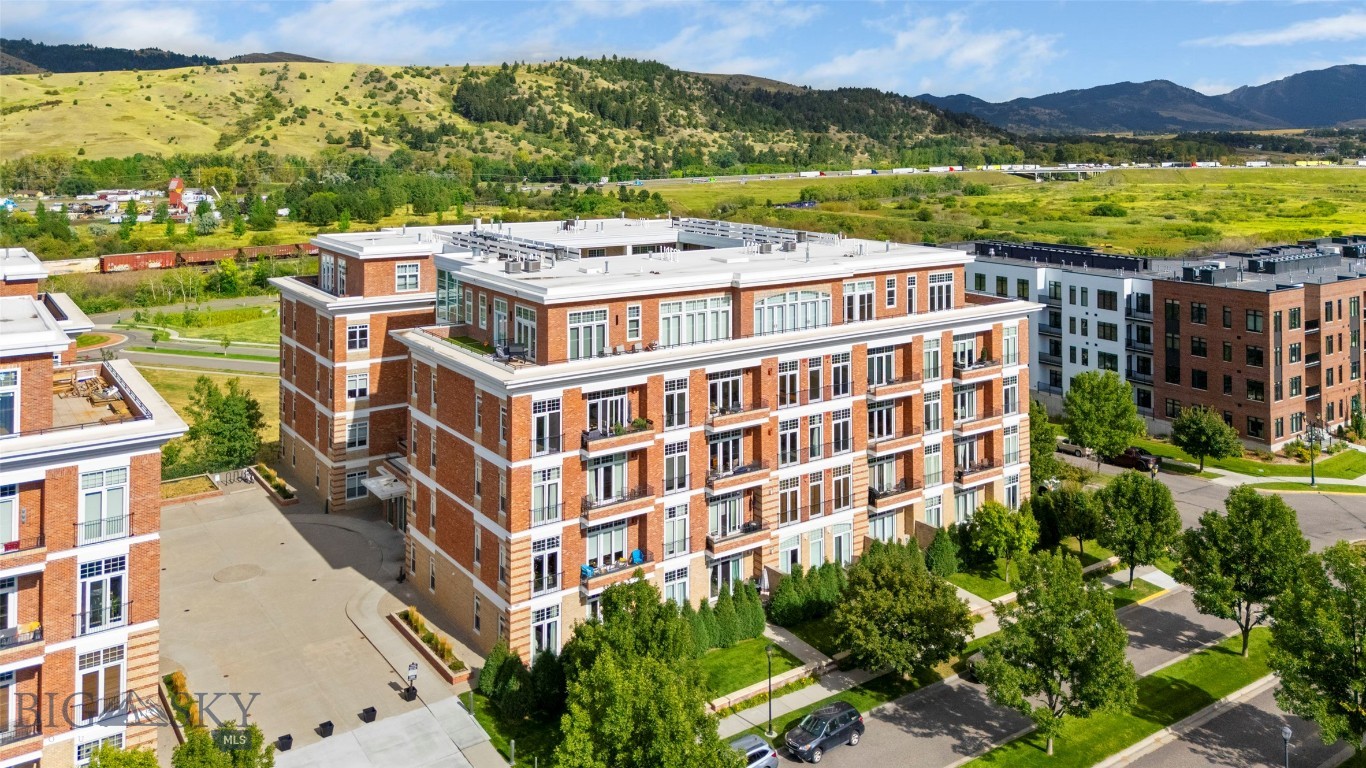 140 Village Crossing 4c Property Photo 39