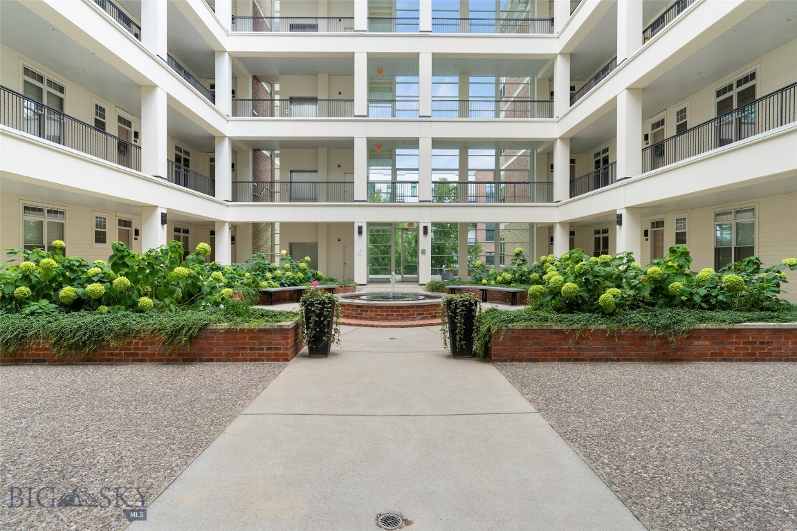 140 Village Crossing 4c Property Photo 47