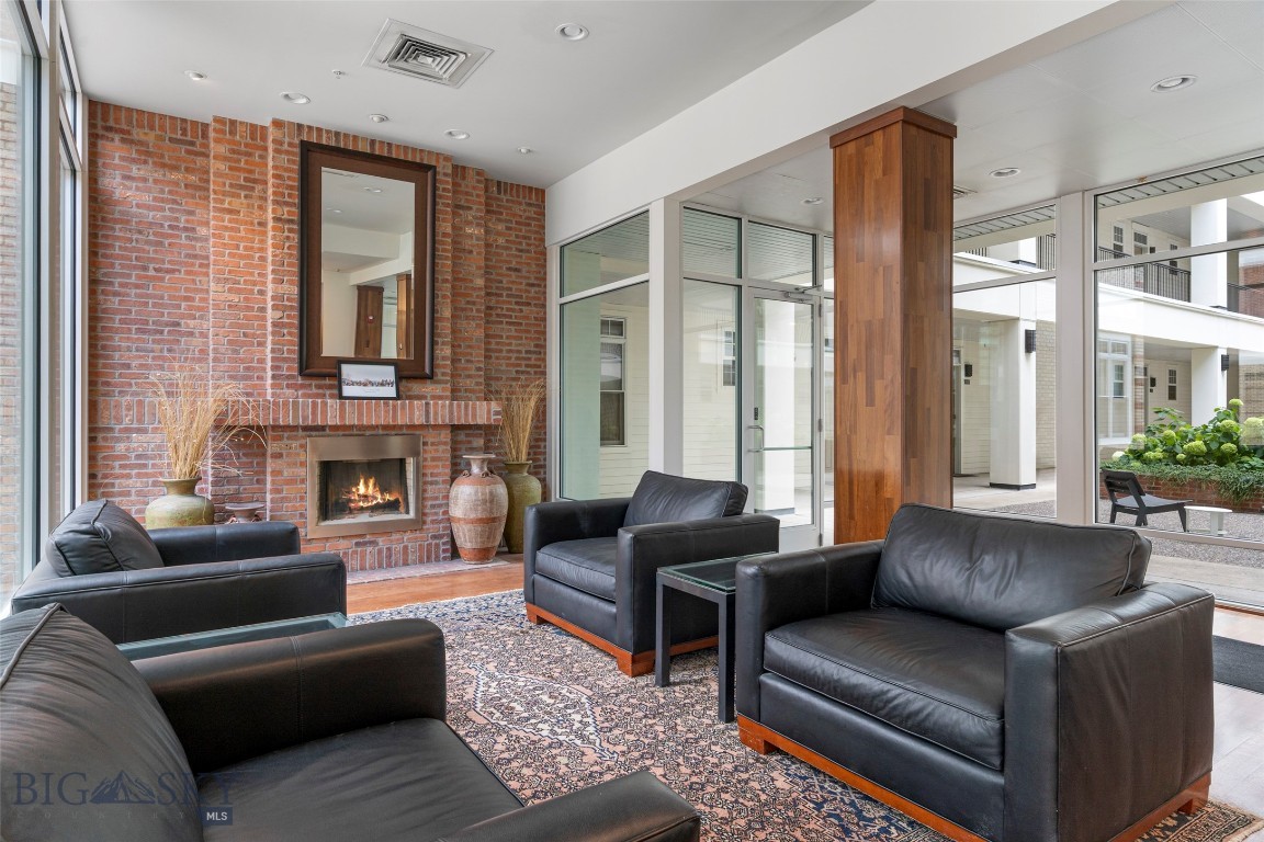 140 Village Crossing 4c Property Photo 51