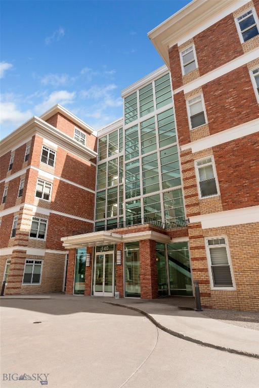 140 Village Crossing 4c Property Photo 55