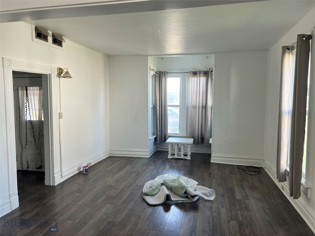325 S Railroad Avenue Property Photo 6