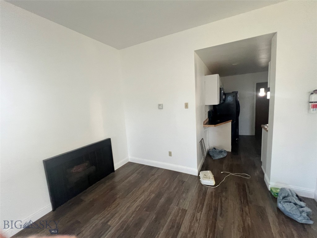 325 S Railroad Avenue Property Photo 7