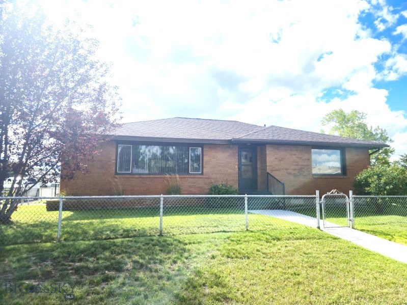 2526 Locust Street Property Photo 3