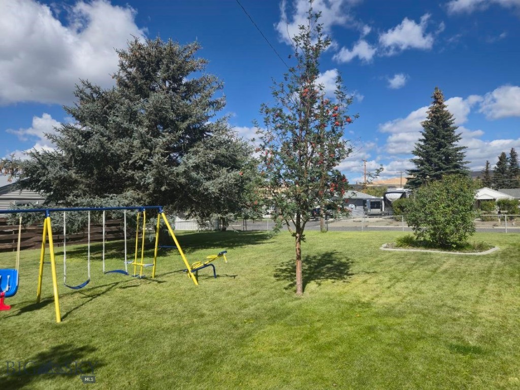 2526 Locust Street Property Photo 39