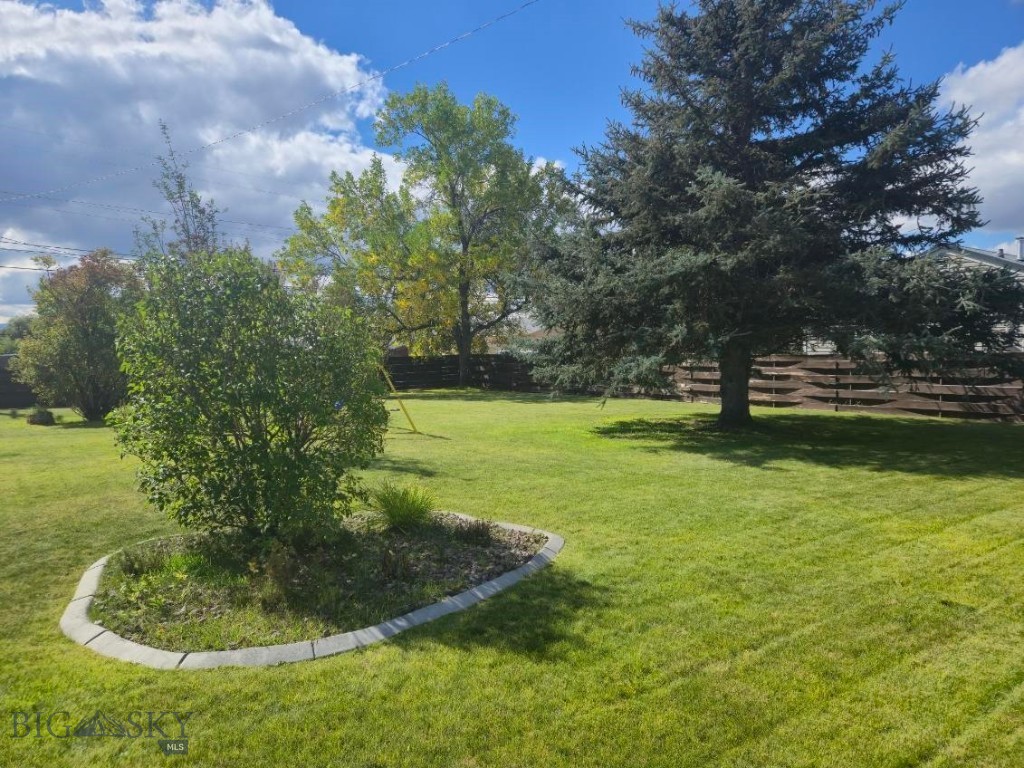 2526 Locust Street Property Photo 40