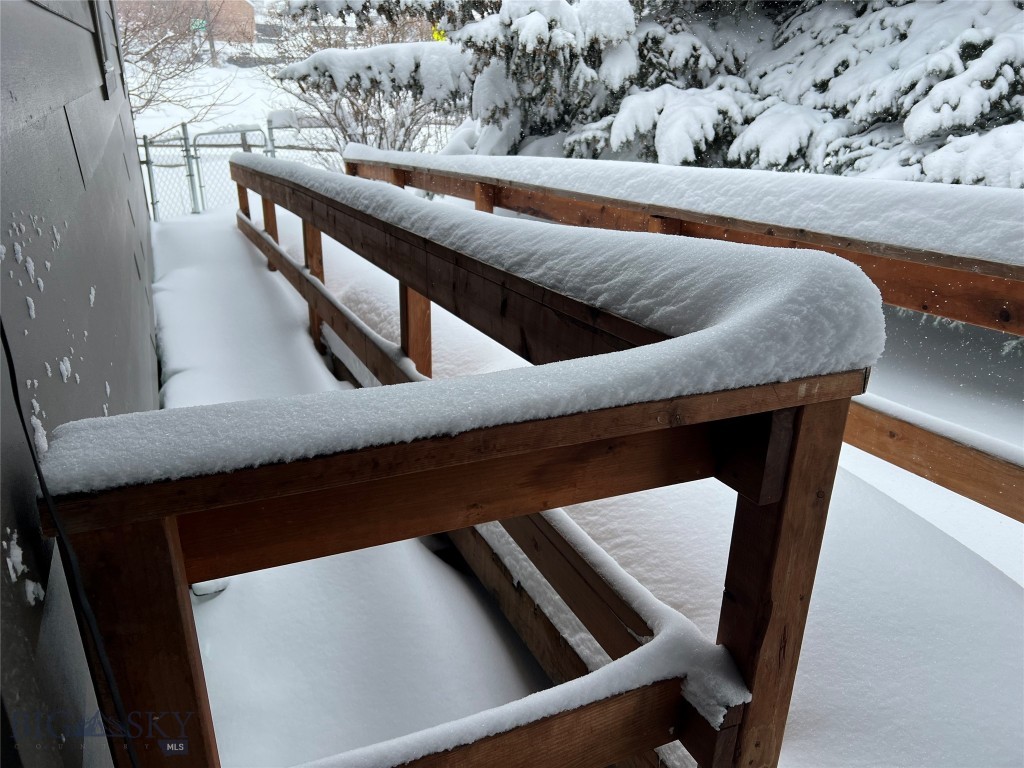 1103 S Pinecrest Property Photo 3