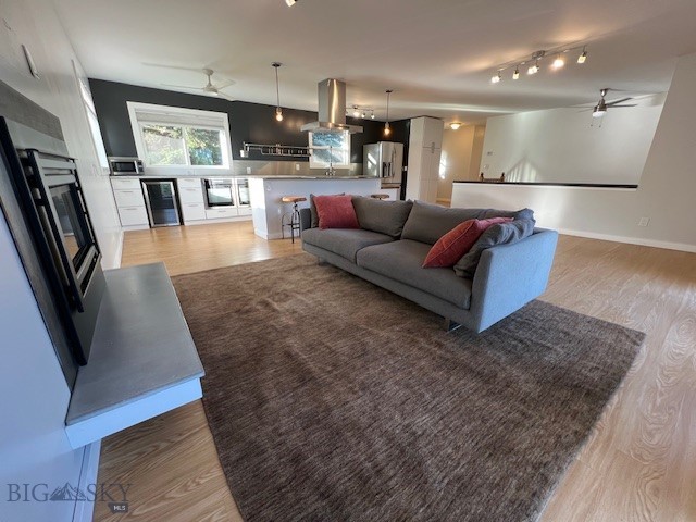 1103 S Pinecrest Property Photo 9