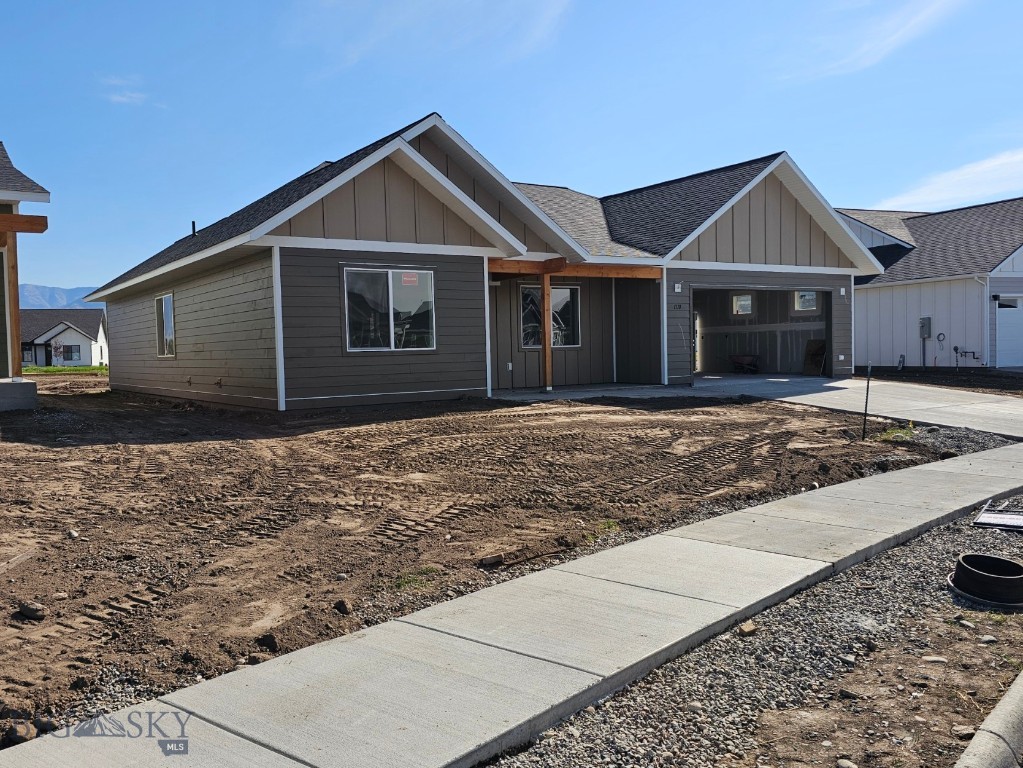 1110 Falcon Property Photo 2