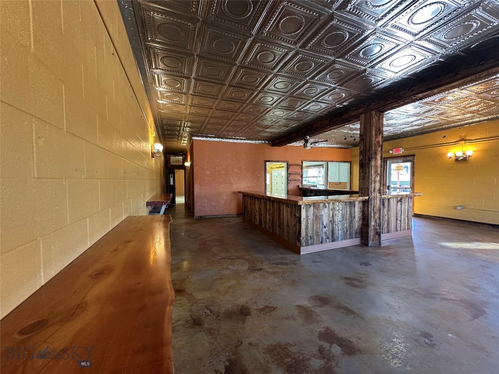 202 E Main Street Property Photo 7