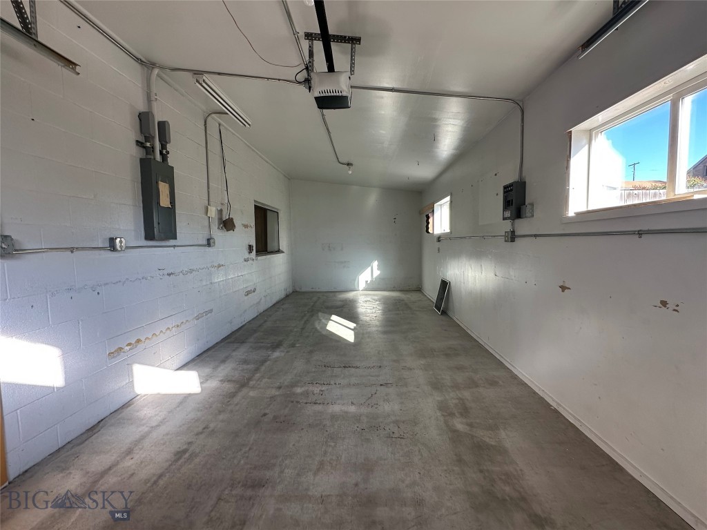 202 E Main Street Property Photo 15