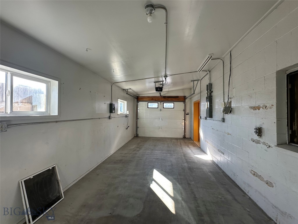 202 E Main Street Property Photo 16