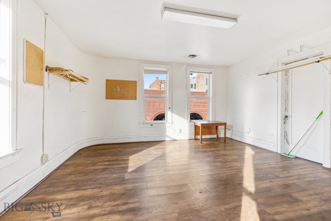 68 W Broadway Street W Property Photo 25