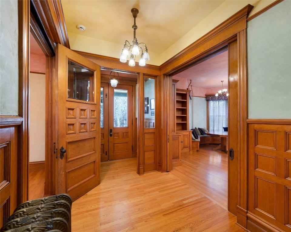 319 S 3rd Avenue Property Photo 4